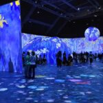 Musical homenageia Ney Matogrosso, exaltando a autenticidade do artista, na cobertura do Teatro Santander